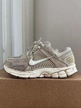 Nike Zoom Vomero 5 Off White